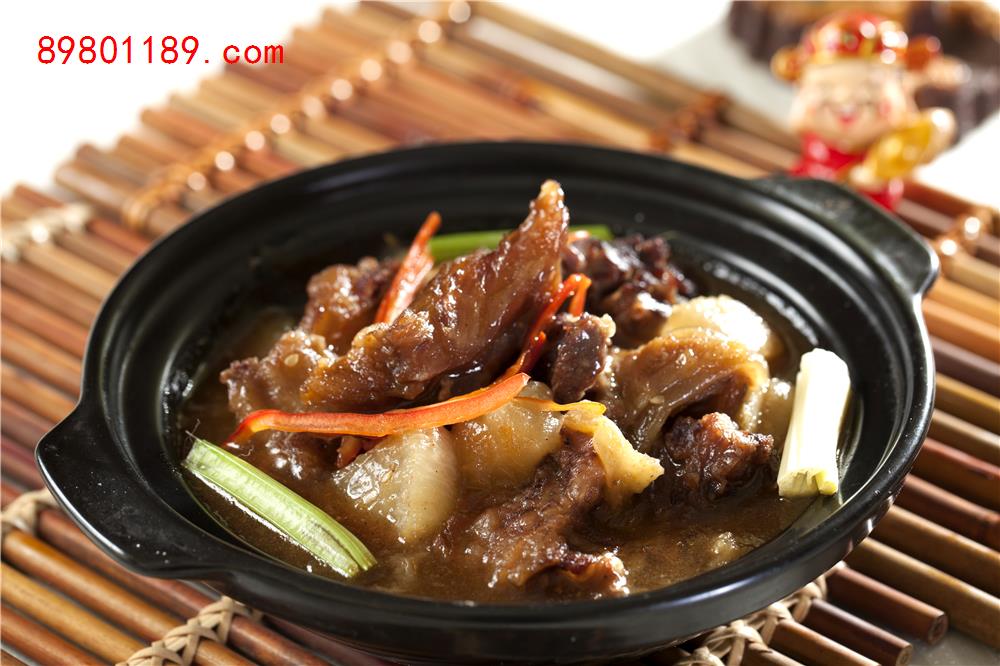 萝卜牛腩煲